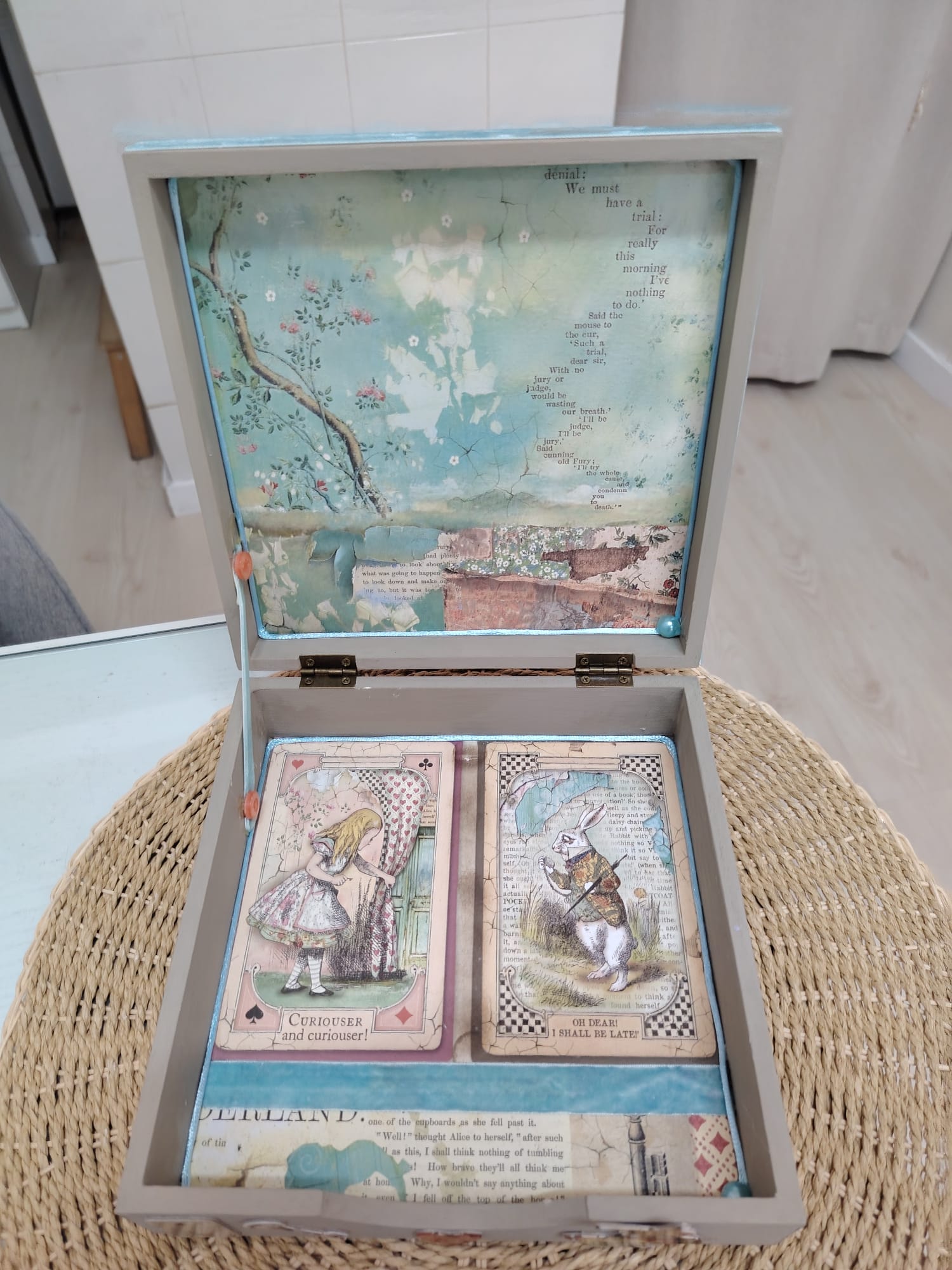 Caixa de Recordações "País das Maravilhas"